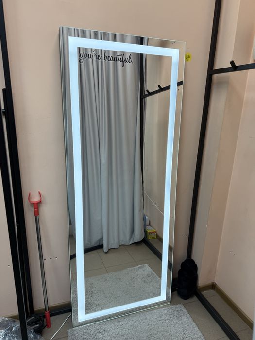 Пролам дзеркало з підсвіткою