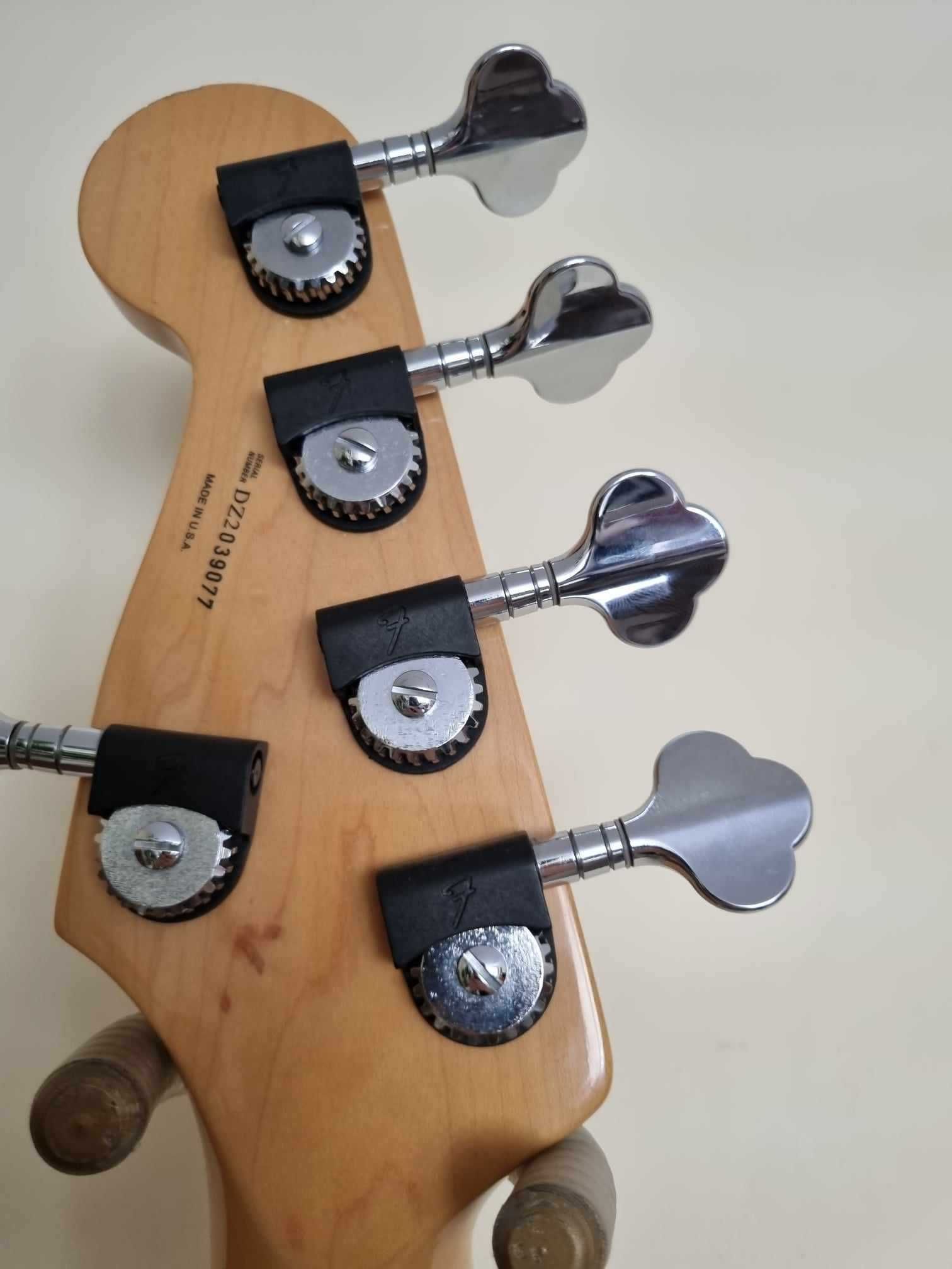 Fender Jazz Bass American Deluxe V