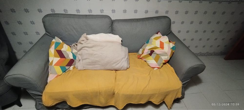 sofá ikea, cinzento, dois lugares
