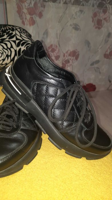 Кросівки шкіряні, кроси, кеди,