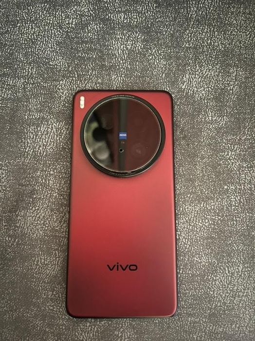 Vivo x200 ULTRA Red