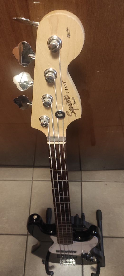 Gitara basowa Squier Fender Jezz Bass