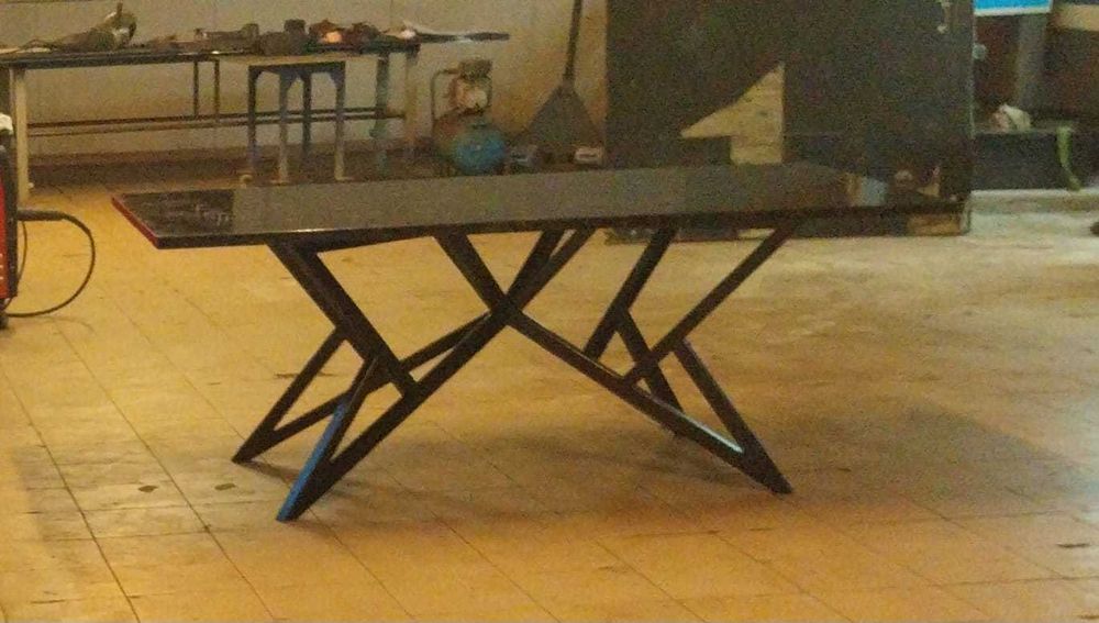 Stół do jadalni z granitu