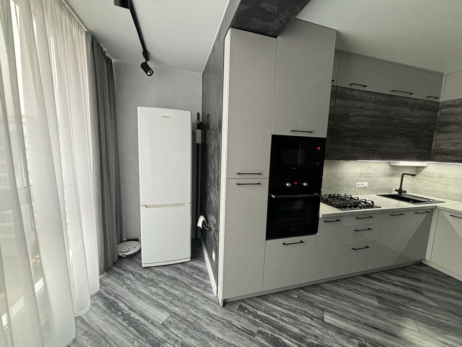 Євро3кімнатна квартира з якісними меблями, технікою