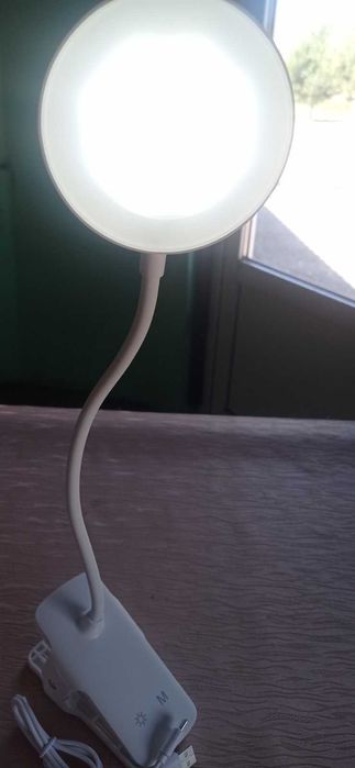 Настольная лампа аккумуляторная