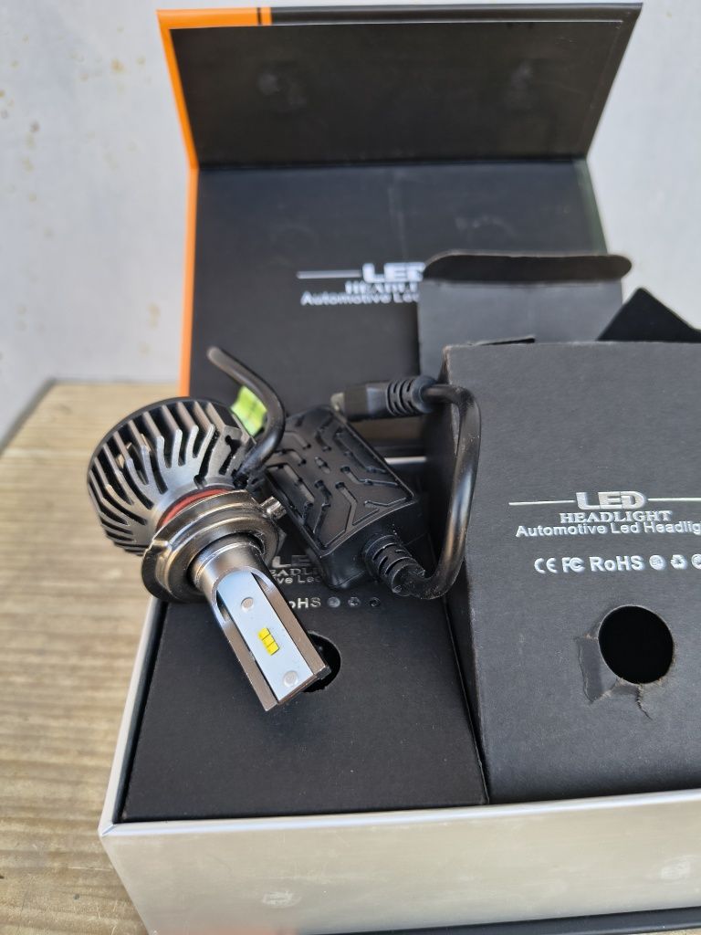 Продам Led лампи Headlight з цоколем Н7