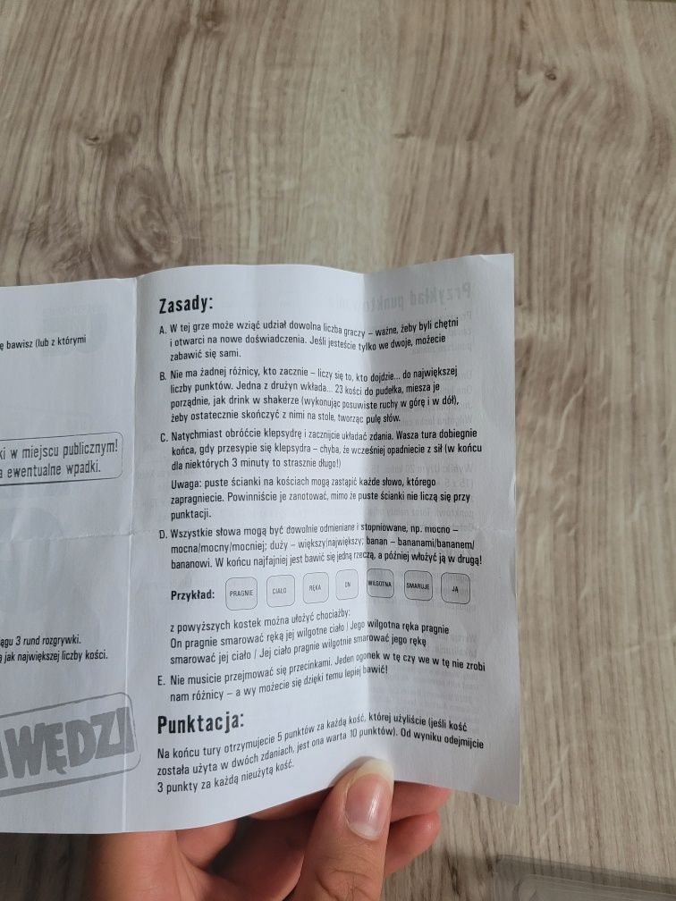 Zabawa na krawędzi. Nieczysta gra. Gra dla bardzo niegrzecznych dzieci