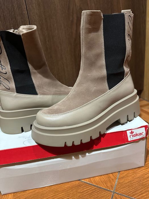 Шкіряні жіночі чоботи