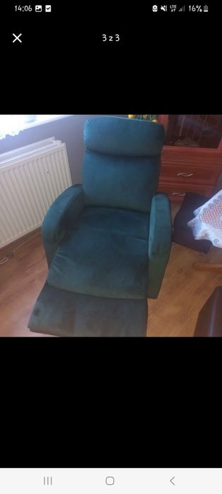 Fotel bujany z rozkładanym podnóżkiem