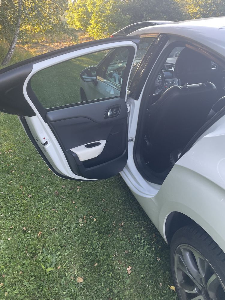 Citroen DS4 1.6 eHdi 2011 r.
