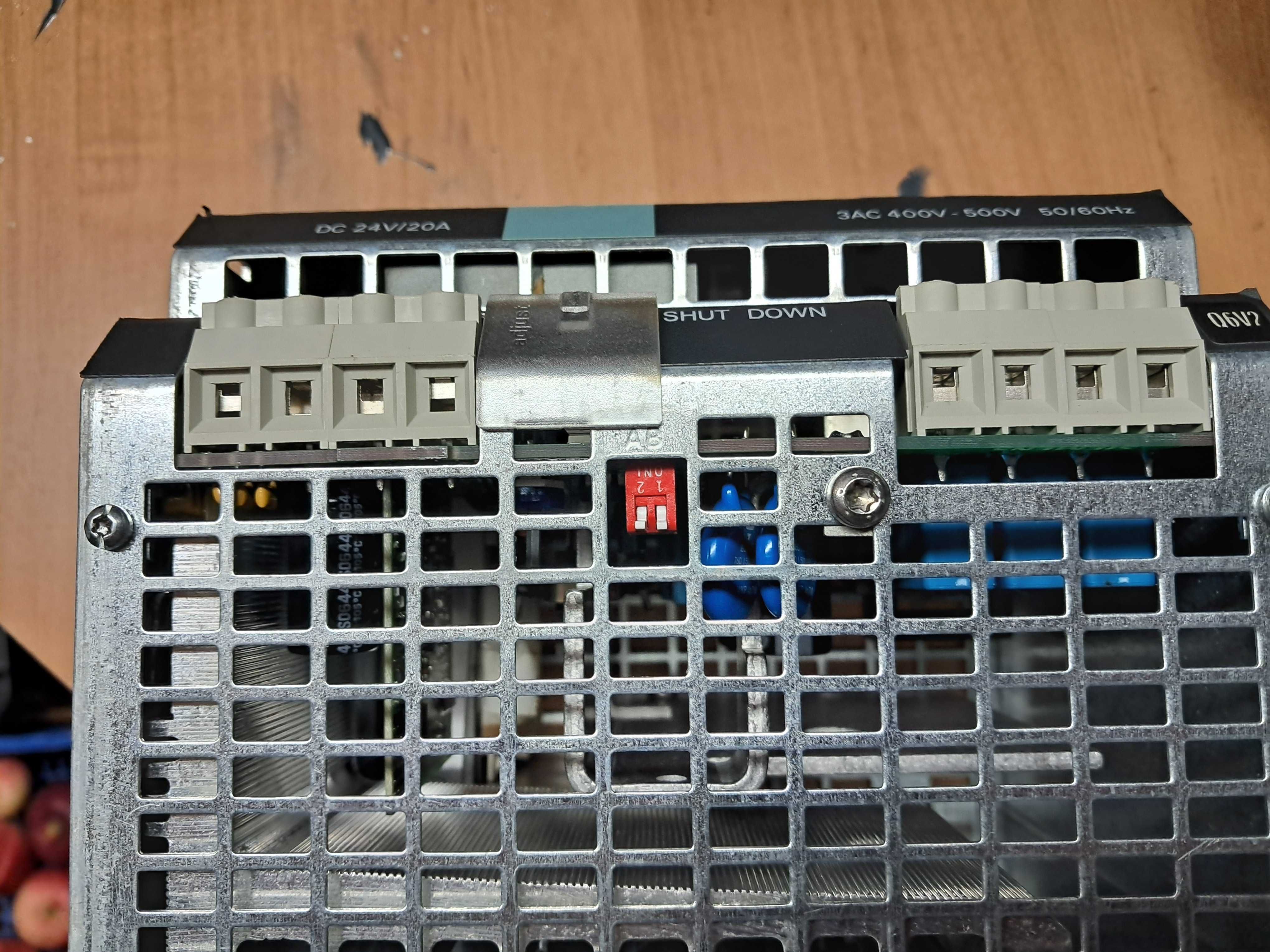zasilacz  sieciowy  firmy  Siemens   typ SITOP