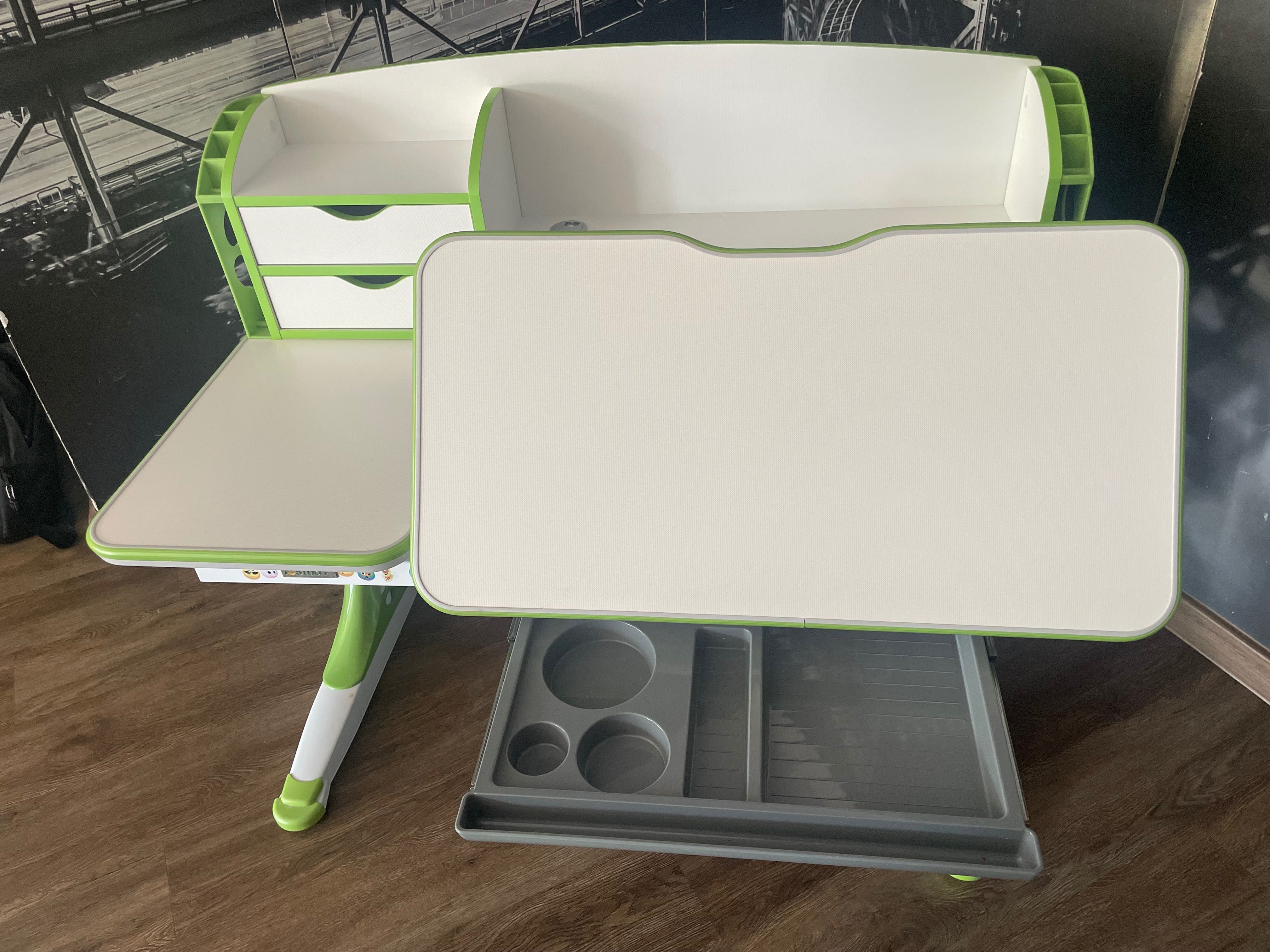 Biurko ergonomiczne dziecięce z fotelem