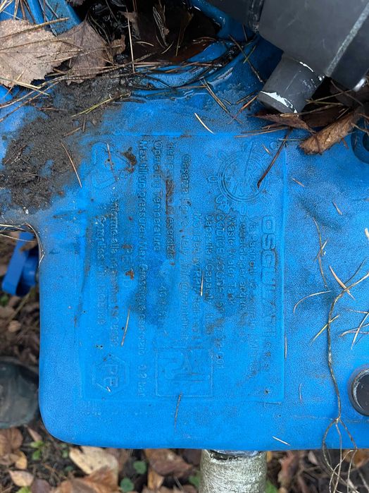 Zbiornik na fekalia do jachtu żaglowego lub motorowego wraz z macerat.