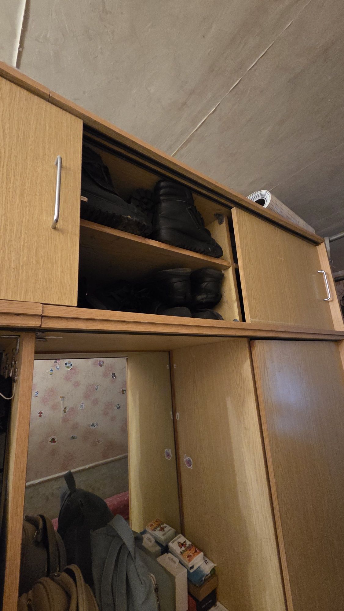 Шафа в коридор заміри: 175 довжина × 225 висота × 42 глибина