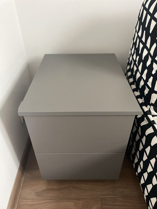 Szafka nocna z szufladami