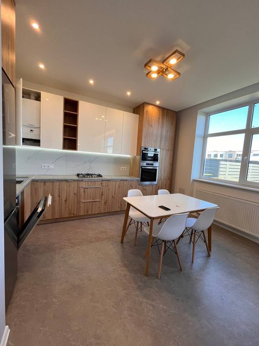 Оренда сучасного котеджу біля Львова, с. Липники