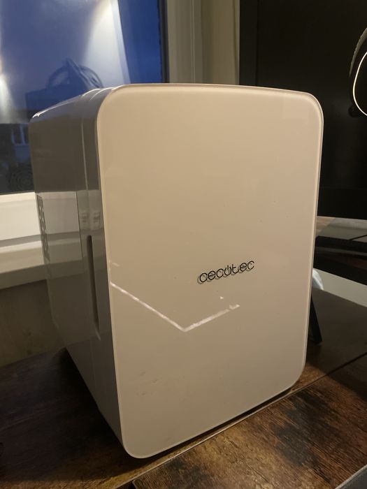 Sprzedam Mini lodowke 10L