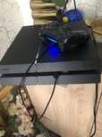 Konsola Playstation 4  1 TB + Gry