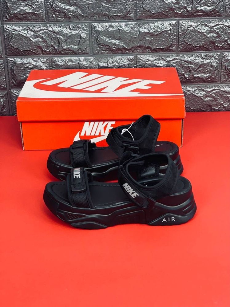Сандалии женские Nike Босоножки кожаные черные сандали Найк