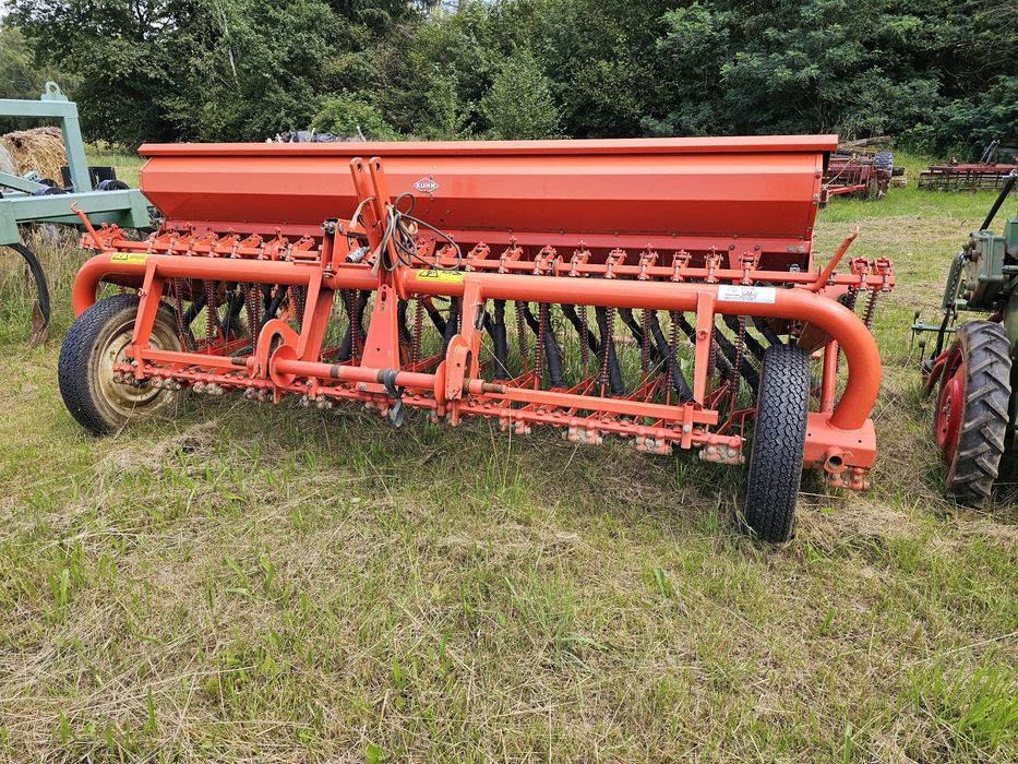 Siewnik 3m Kuhn 2001r