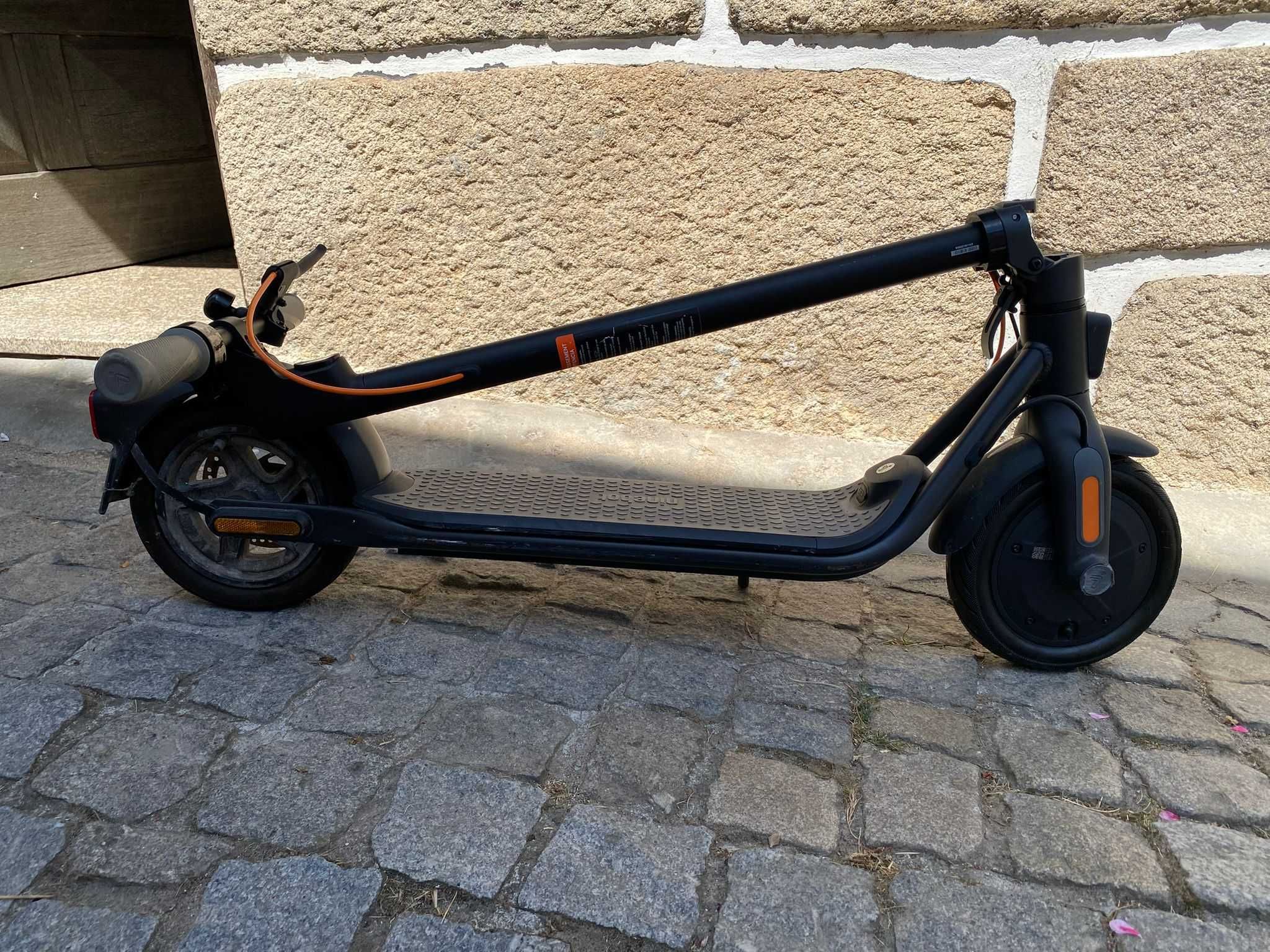 Trotinete elétrica Ninebot Segway F30E