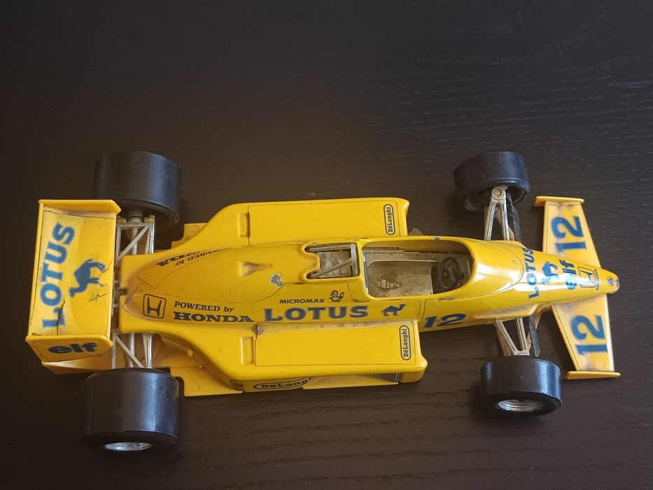 Carro fórmula 1 Burago 1/24