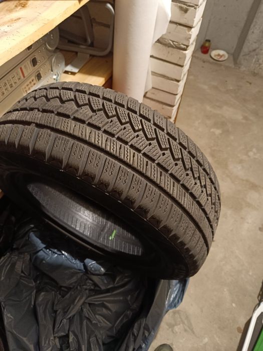 Opony zimow2 r. 16 (215/55) jak nowe! 190zl za sztukę (750zl komplet)