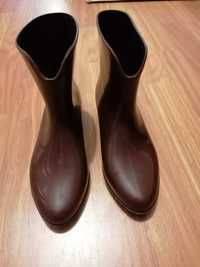 Botas castanhas tamanho 35