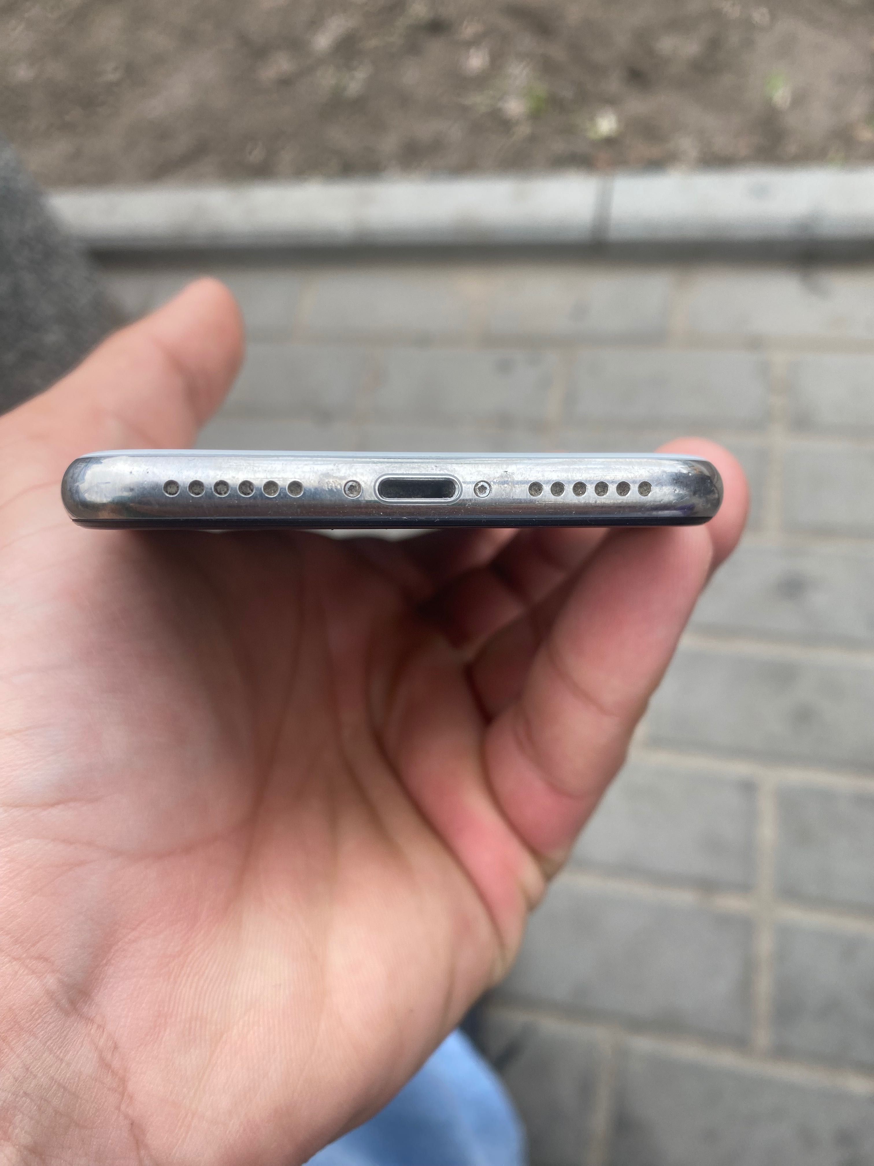 iPhone X 64g в хорошем состояние