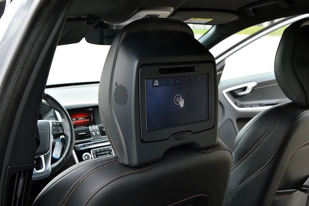 Volvo XC 60 Summum_Bi_Xenon_Ledy_Digital_Skóra_Grzana_Navi_Kamera_DVD_El.Klapa
