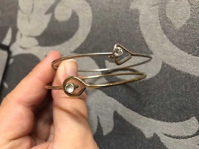 2 Pulseiras Prateada + Dourada Novas