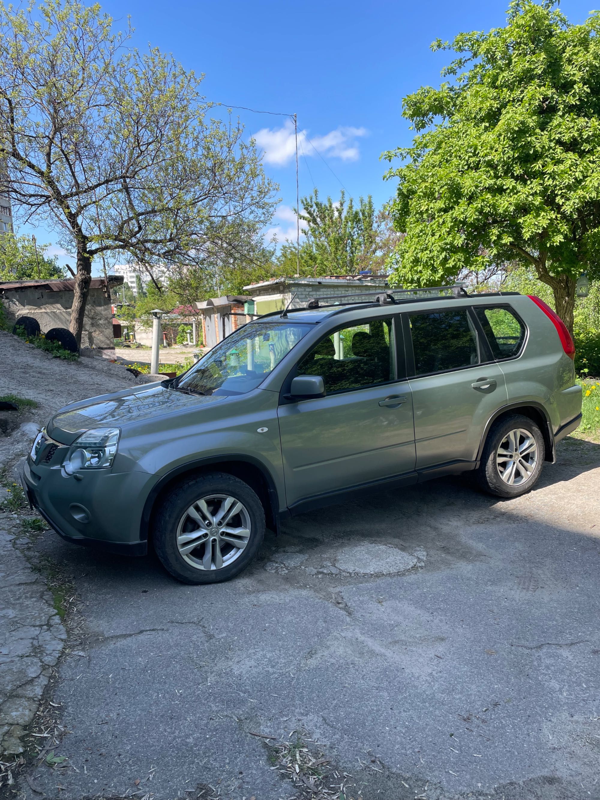 Продам Nissan x- trail 2011 г. 104000 пробег механика дизель.