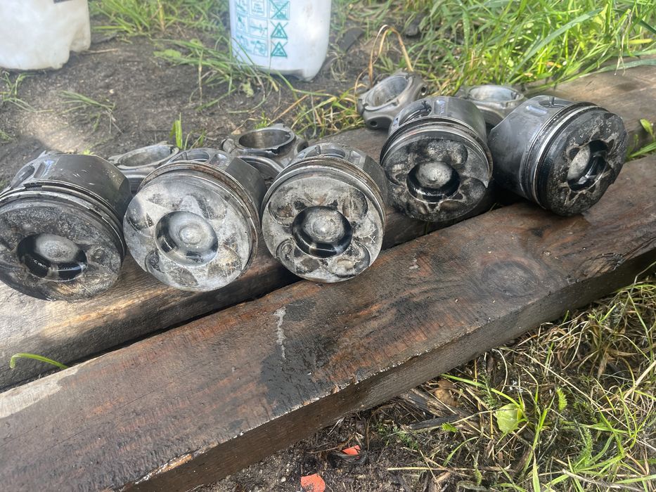 Шатун з поршнем 2.7 CDI OM612  jeep cheroke