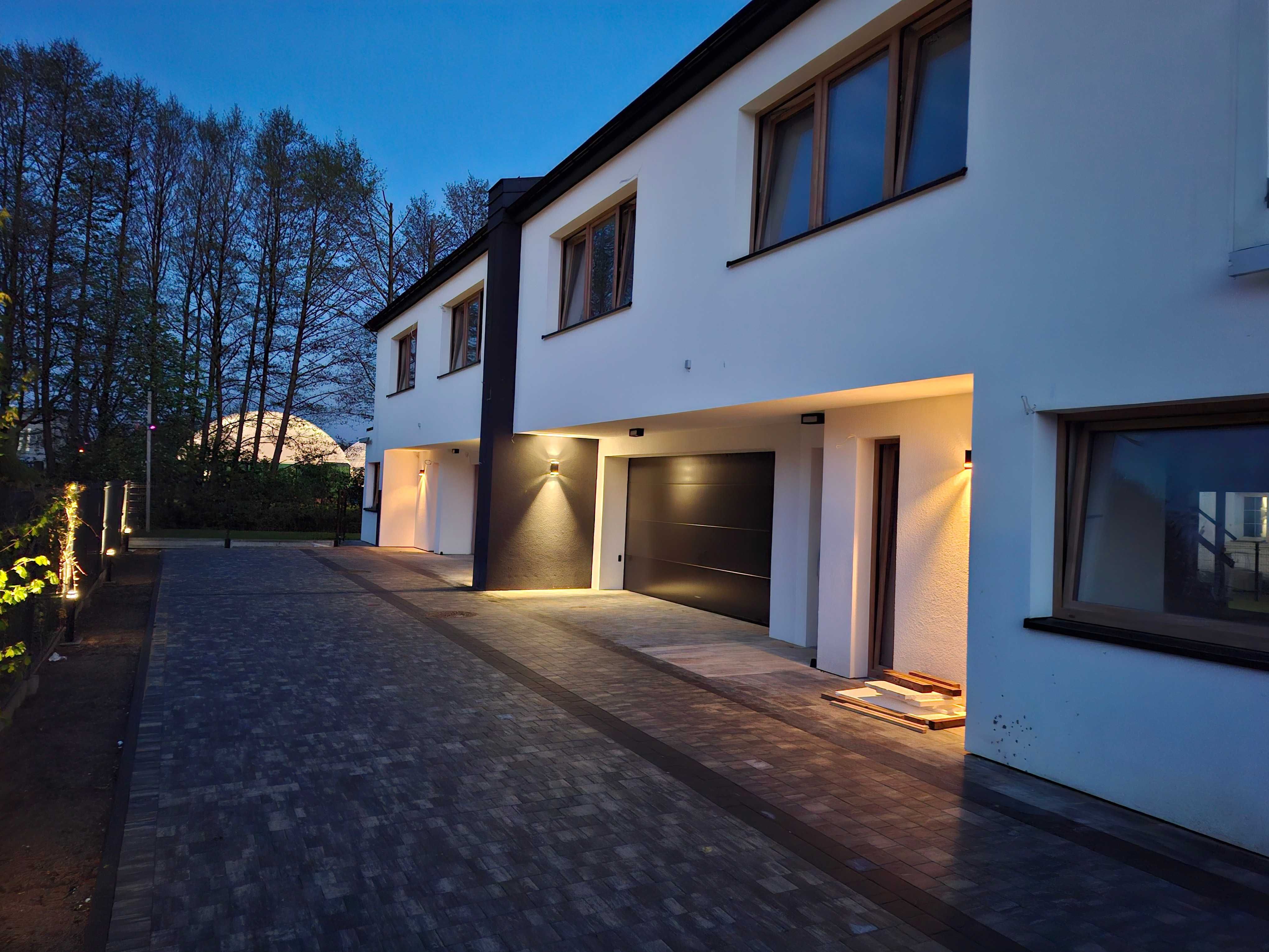 Domy  nowe po 205 m² w zabudowie bliźniaczej w doskonałej lokalizacji