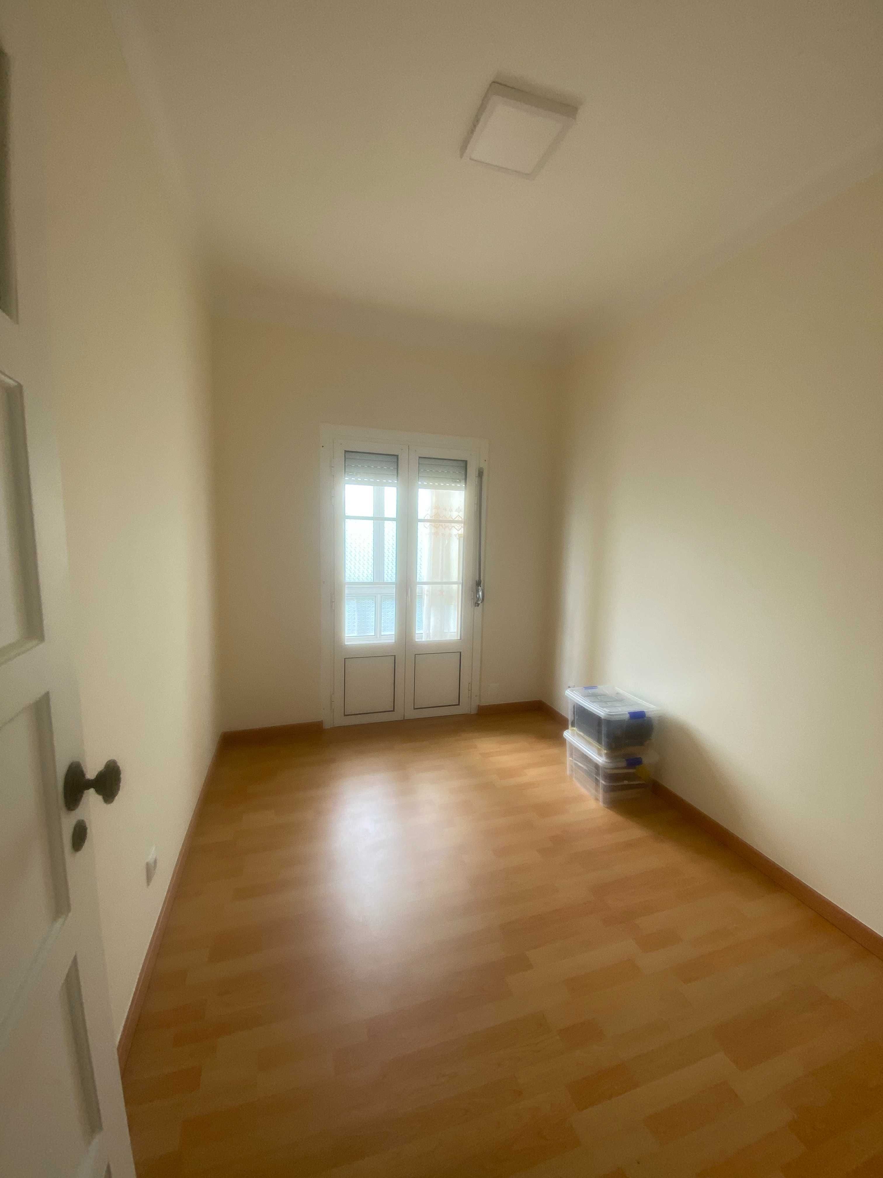 Apartamento T3 centro de Alhandra