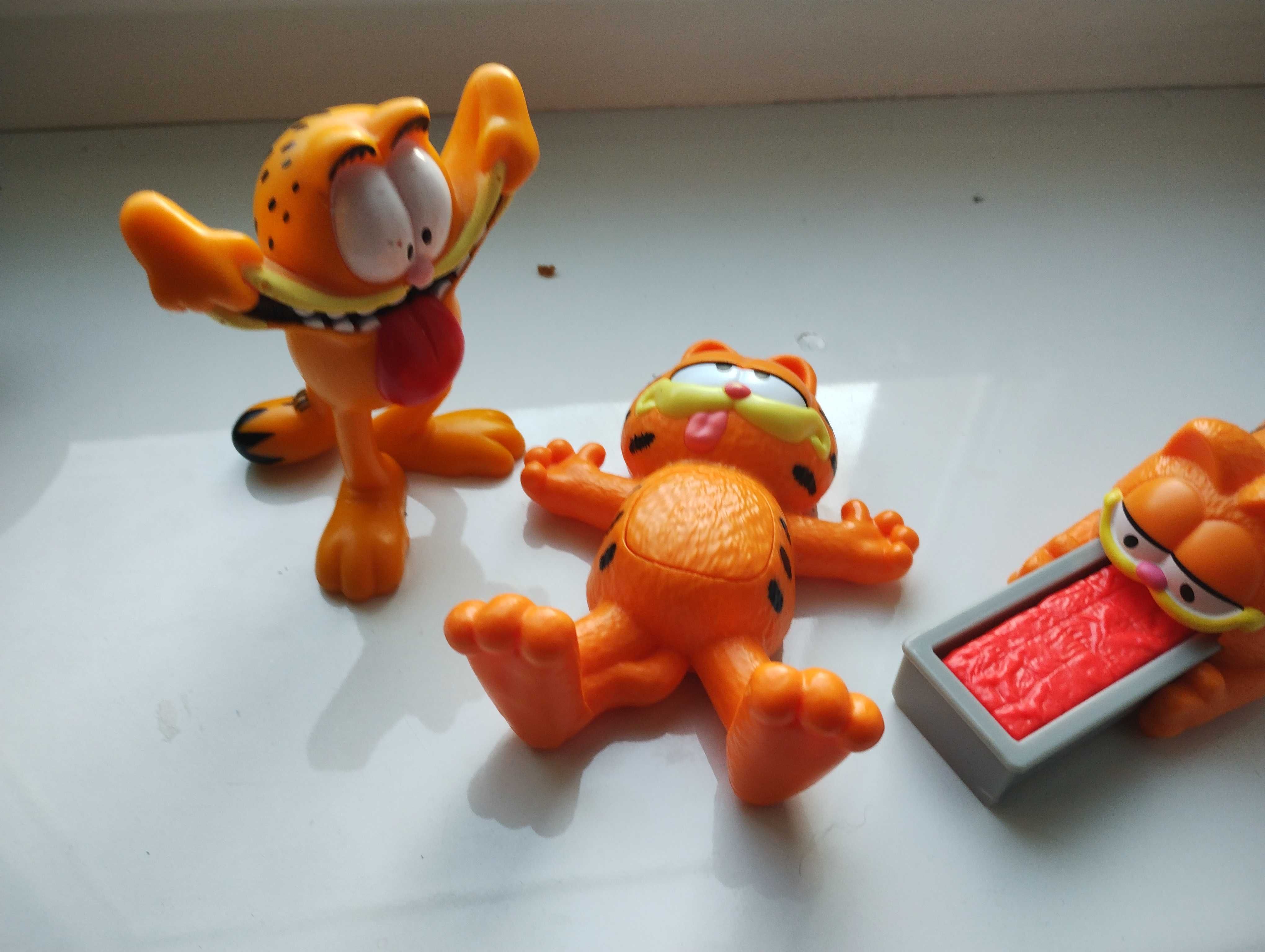 3x Kolekcjonerska figurka kot Garfield PAWS.
Wysokość -9 cm.