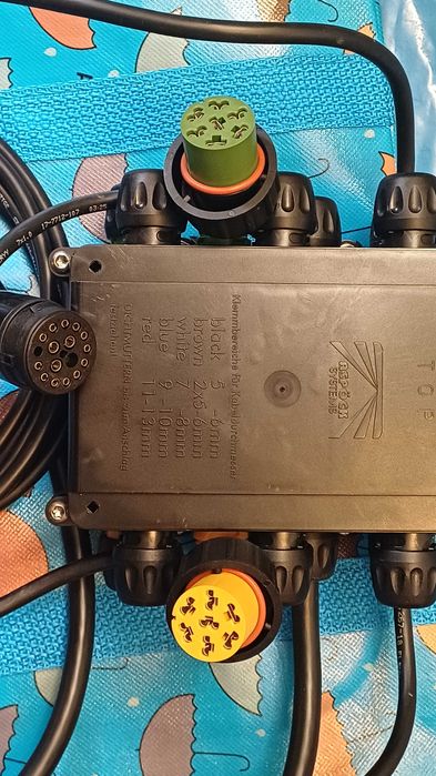 Електрична розподільча коробка Aspock 76-6430-007