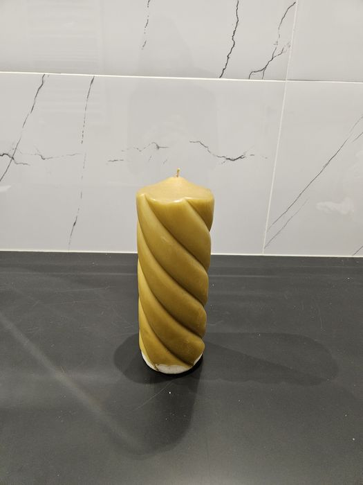 Duża świeca musztardowa