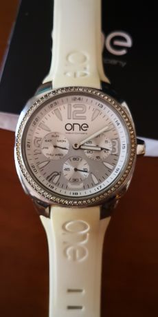 Relógio One - bracelete de silicone