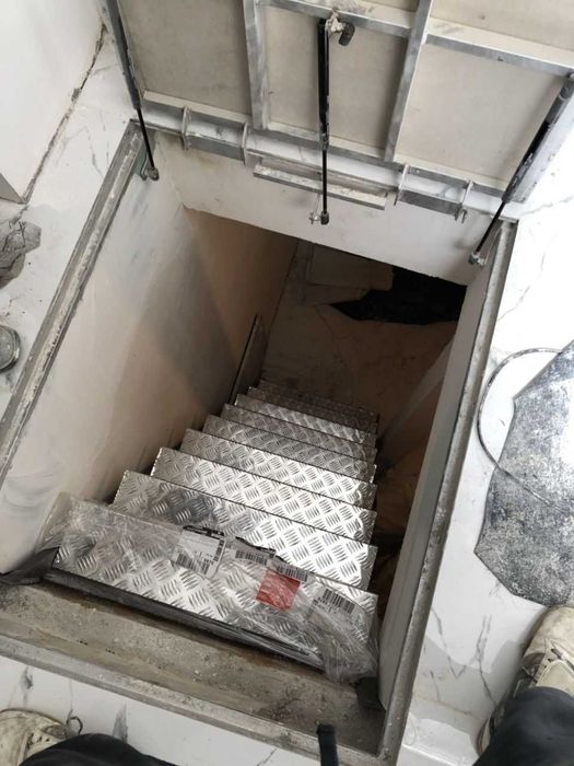 Металлическая Лестница в Подвал / на Чердак. Металеві Сходи в Підвал.