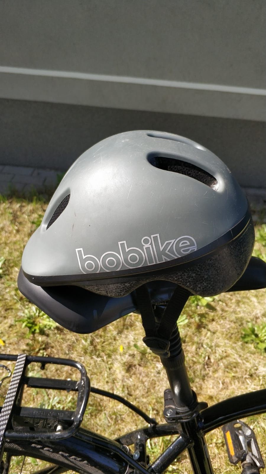 Fotelik i kask bobike na rower dla maluszka