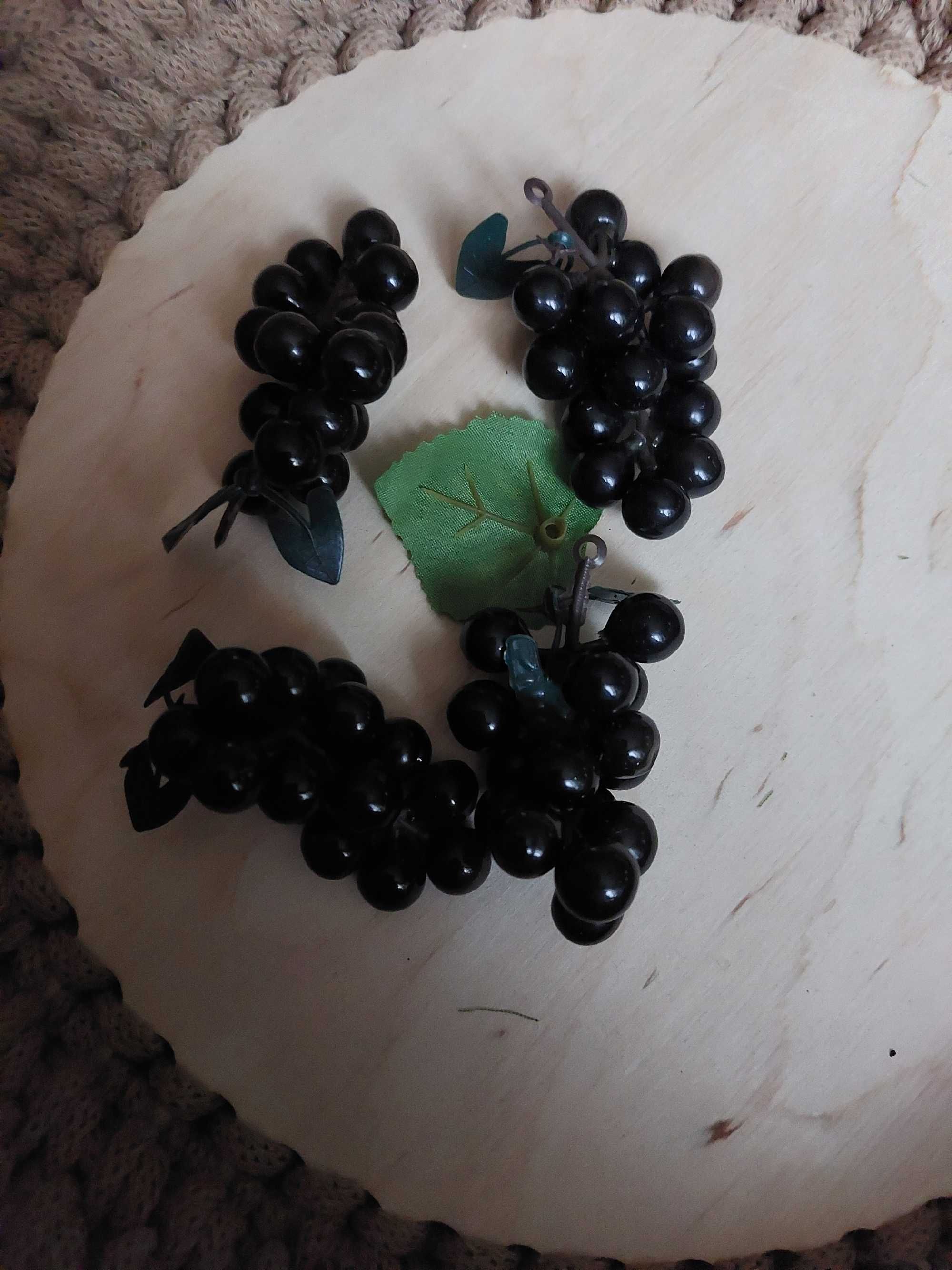 Kiscie winogron do kielicha komunijnego