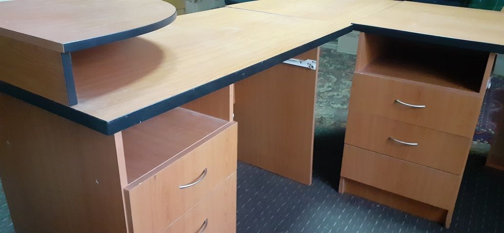 Офисный стол руководителя директора мебель