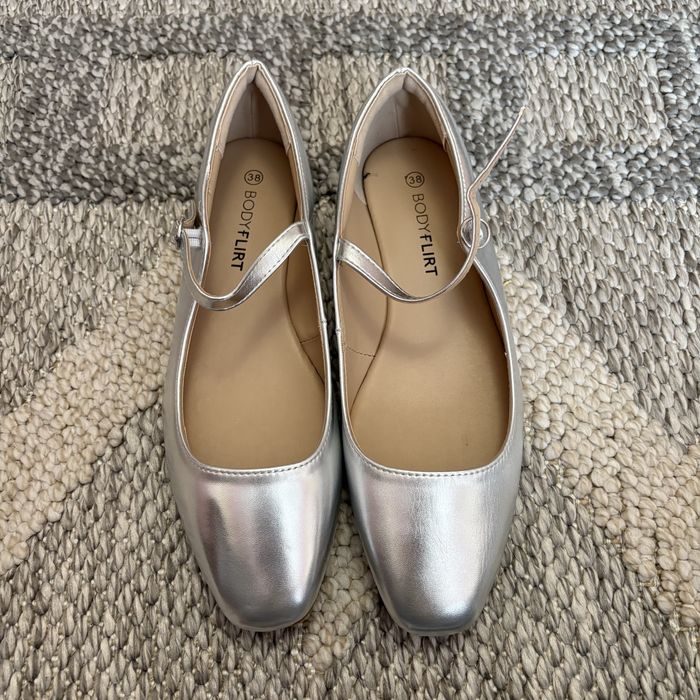 сріібні балетки