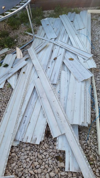 Saiding uzywany kremowy