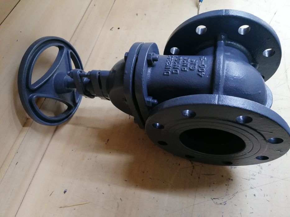 Zasuwa dławikowa krótka F4 żeliwo sferoidalne typ 2109 JAFAR DN-100