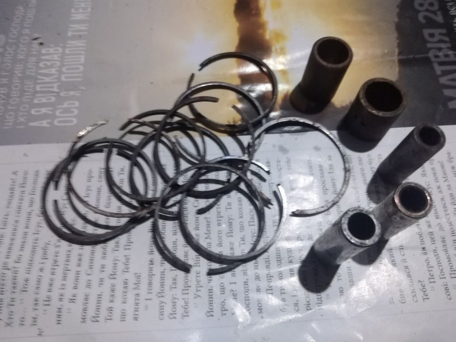 Продам поршньову мопеда карпати