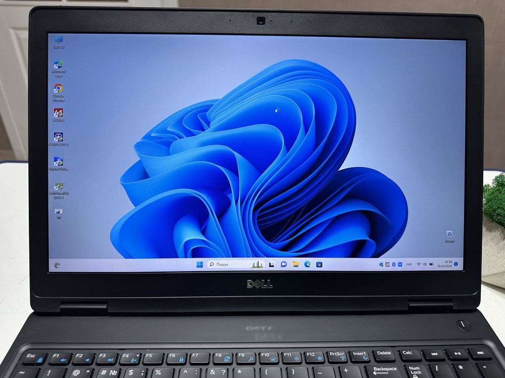 DELL Latitude 5580 15,6"FHD IPS | i5-7300U|16 DDR4 | SSD 256Gb