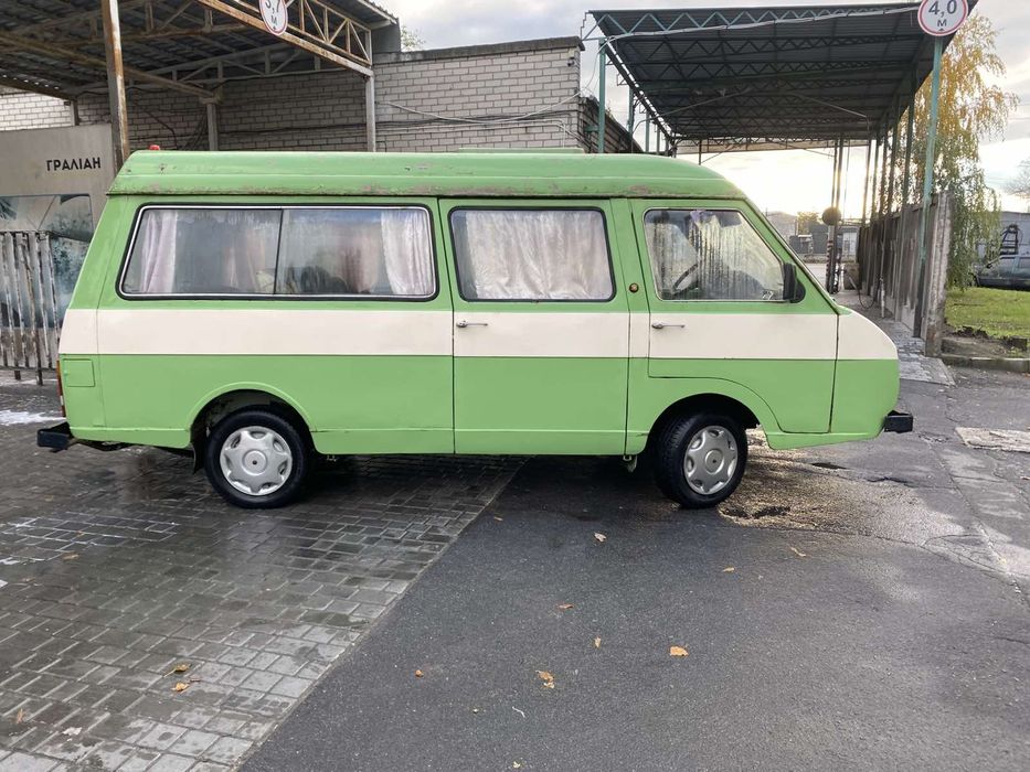 Мікроавтобус пасажир РАФ , на ходу, на ГАЗу, з документами порядок