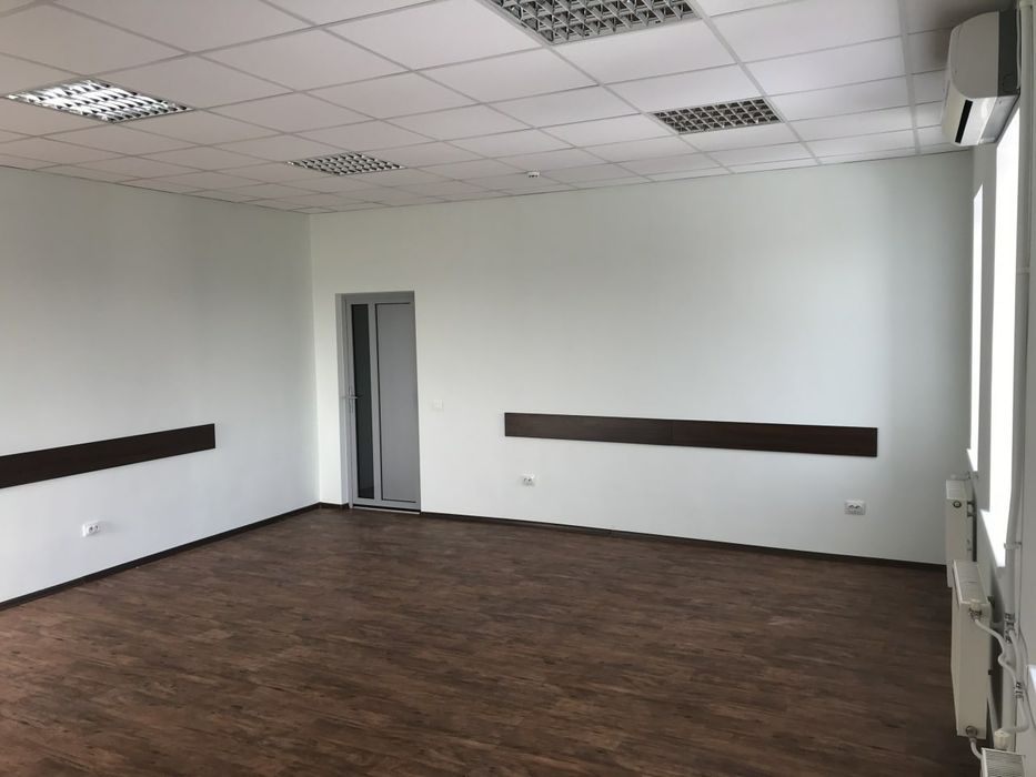 Офіси з автоном. електропостачанням і бомбосховищем